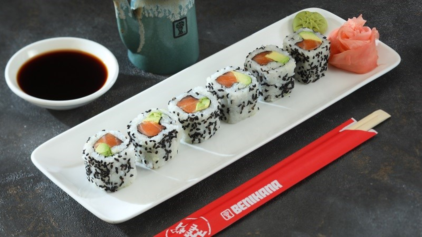 Salmon Avocado Sushi Roll