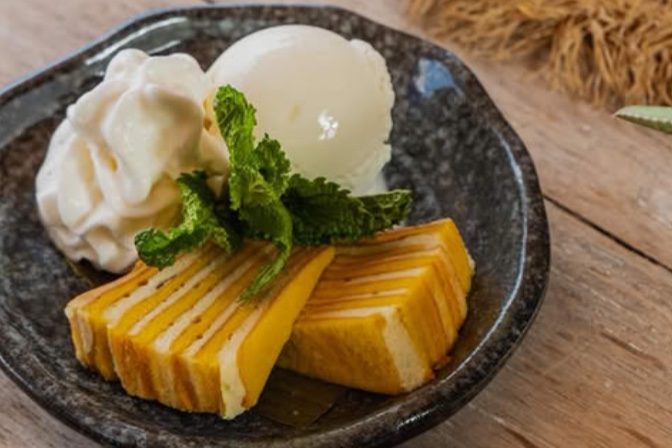 Spekkoek with Ice Cream