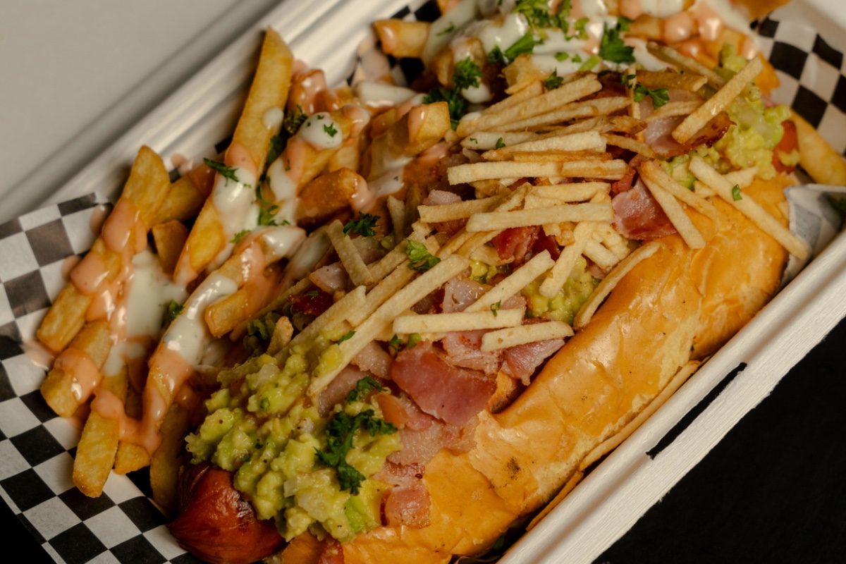 Original Deluxe Hotdog
